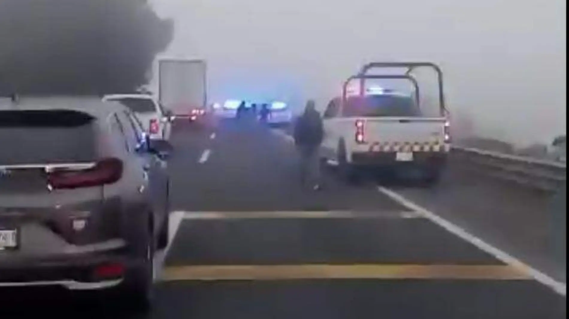 Reportan asalto masivo en la Autopista